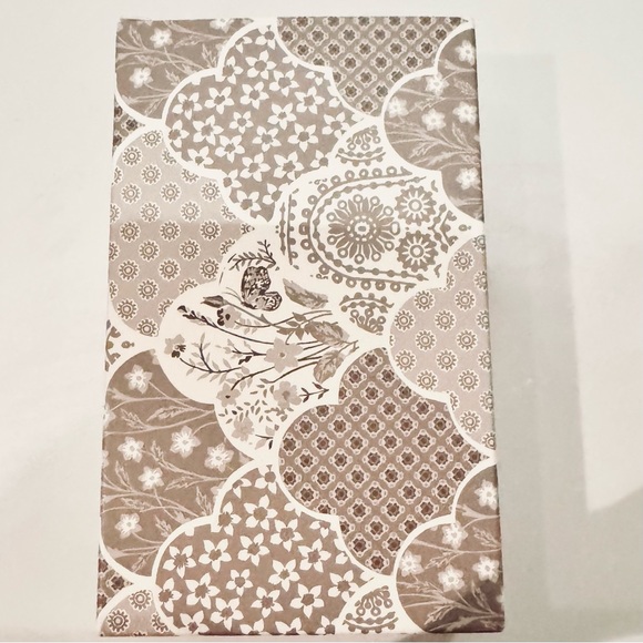 NWT - August Folklore Hourglass Ornament - Authentic Taylor Swift - Picture 5 of 5